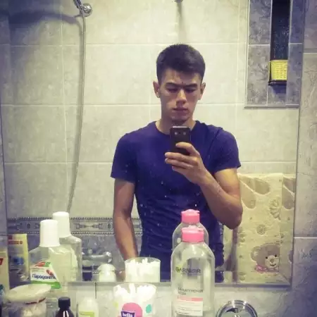 Sanjarbek, 26موسكو, روسيا 