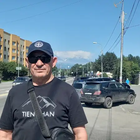 Adam, 58Petropavlovsk-Kamchatsky, روسيا 
