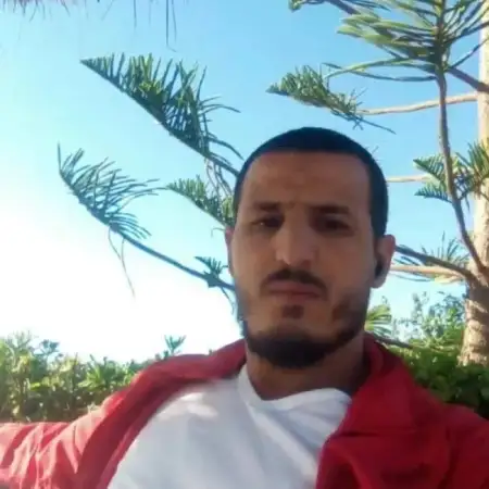 Tarek, 42 الجزائر