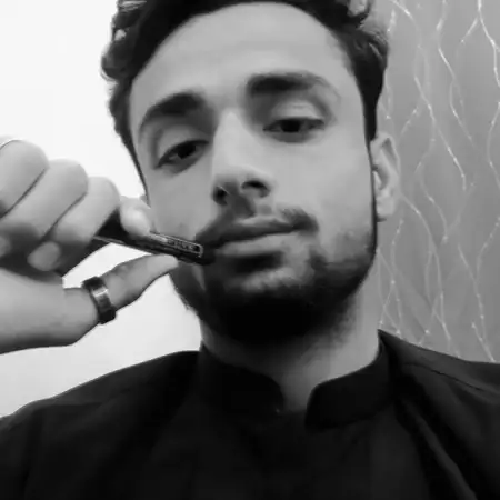 Umar, 21باكستان 