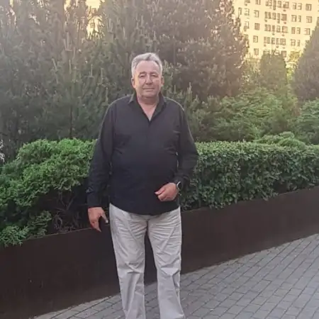 Albert, 63موسكو, روسيا 