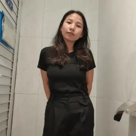 Lucy, 28إندونيسيا 