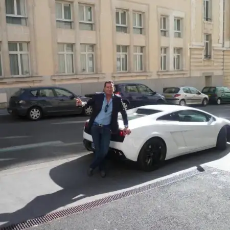 Amir, 41Warsaw, بولندا
