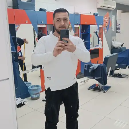Akmal, 43موسكو, روسيا 