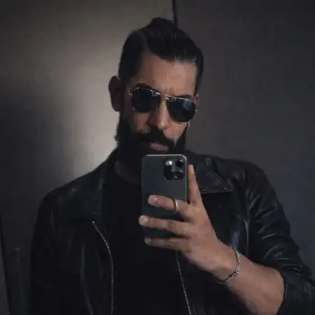 Aj, 48روسيا