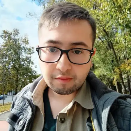 Sharif, 32روسيا