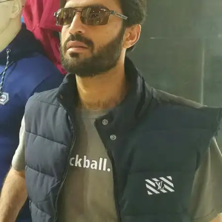 Iftikhar, 38 باكستان
