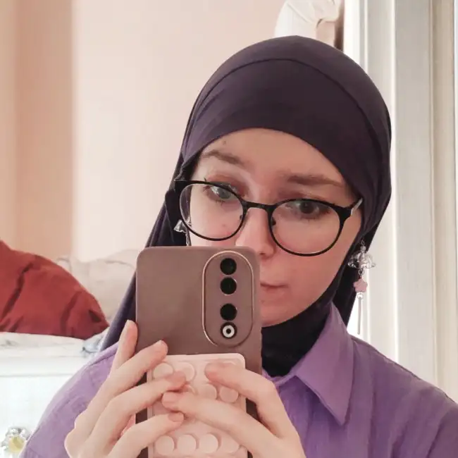 Esmina, 22