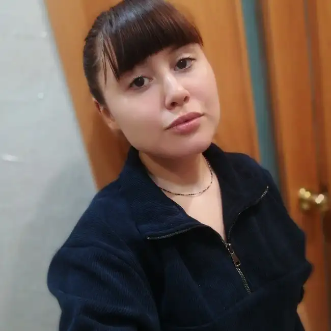Alina · 23 ·           